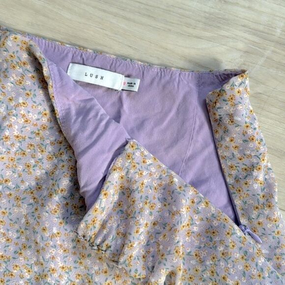 LUSH Floral Layered Tiered Mini Skirt Size Small - Picture 4 of 5